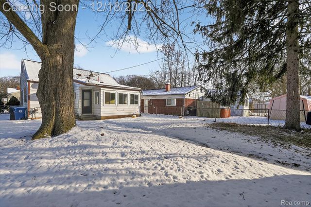 18515 Sumner, Redford Charter Township, MI 48240