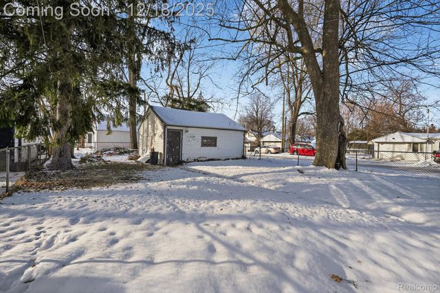 18515 Sumner, Redford Charter Township, MI 48240