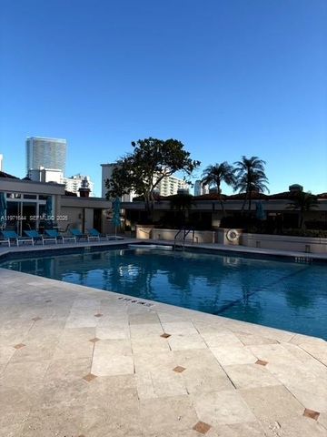 19667 Turnberry Way 27E, Aventura, FL 33180