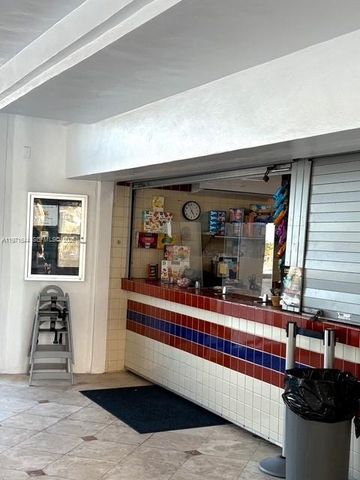 19667 Turnberry Way 27E, Aventura, FL 33180