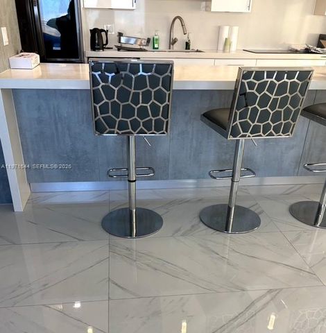 19667 Turnberry Way 27E, Aventura, FL 33180