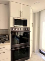 19667 Turnberry Way 27E, Aventura, FL 33180