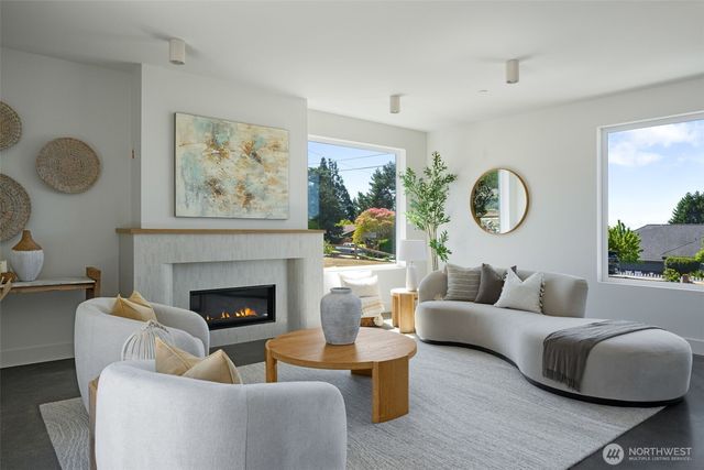 18638 2nd Avenue SW, Normandy Park, WA 98166