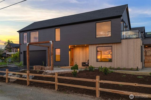 18638 2nd Avenue SW, Normandy Park, WA 98166
