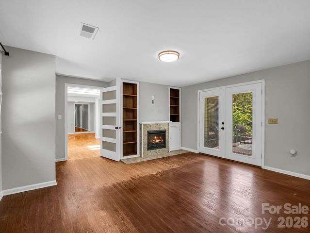 35 Chastain Hill Road, Mills River, NC 28759