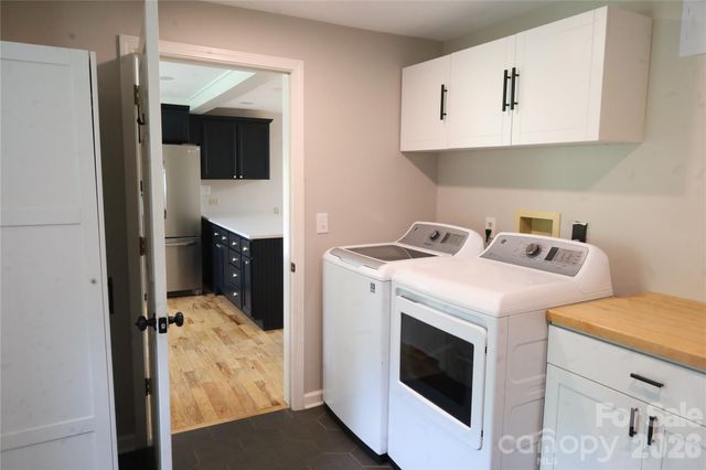 35 Chastain Hill Road, Mills River, NC 28759
