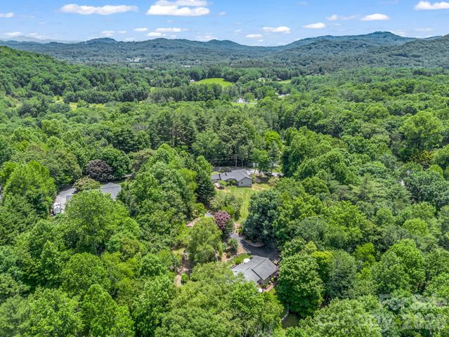 35 Chastain Hill Road, Mills River, NC 28759
