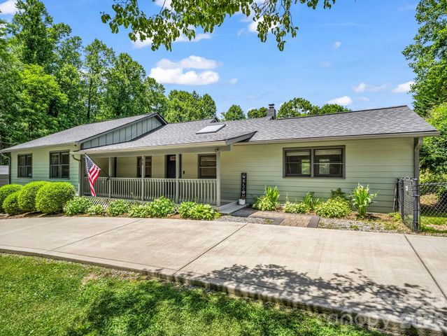 35 Chastain Hill Road, Mills River, NC 28759