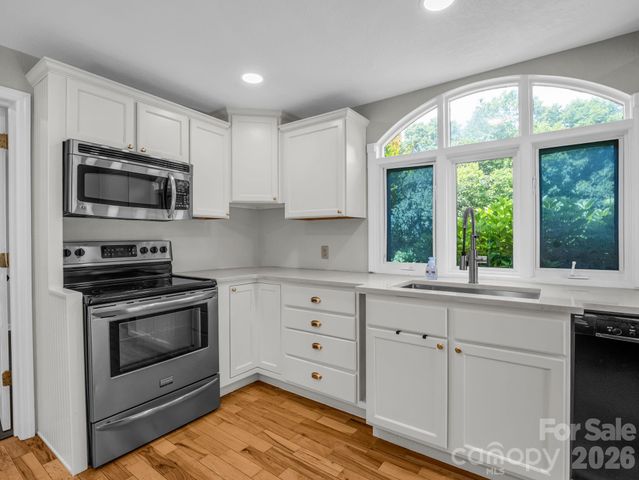 35 Chastain Hill Road, Mills River, NC 28759