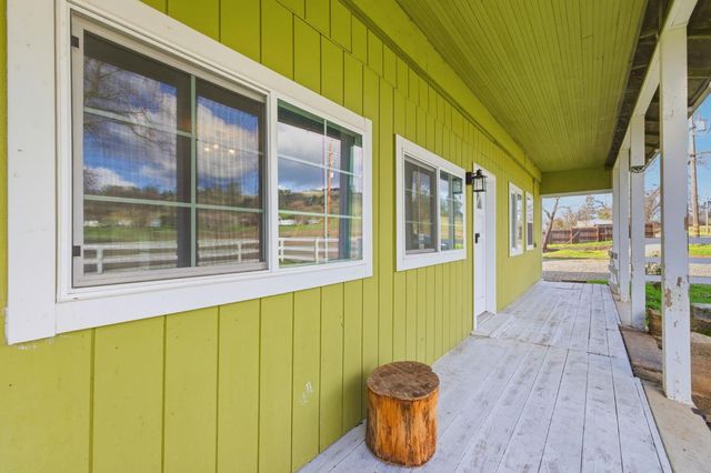 7580 Latrobe Rd, Shingle Springs, CA 95682