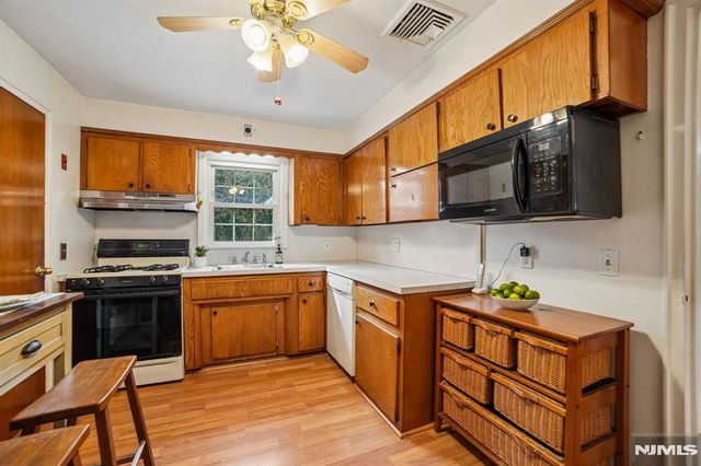 284 Madison Avenue, Cresskill, NJ 07626