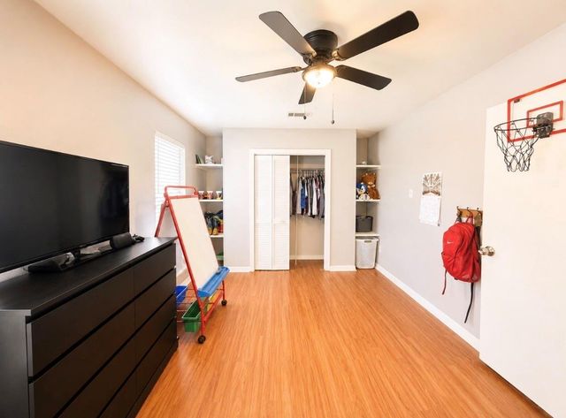 670 Fawn Drive, Houston, TX 77015