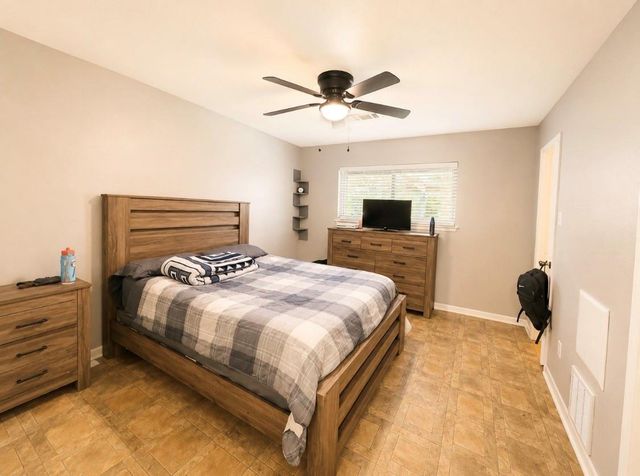 670 Fawn Drive, Houston, TX 77015