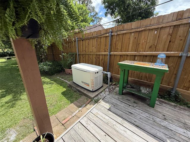 670 Fawn Drive, Houston, TX 77015