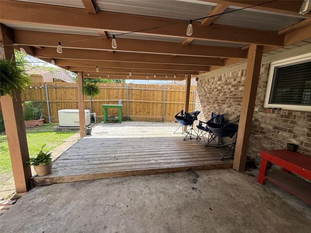 670 Fawn Drive, Houston, TX 77015