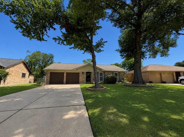 670 Fawn Drive, Houston, TX 77015