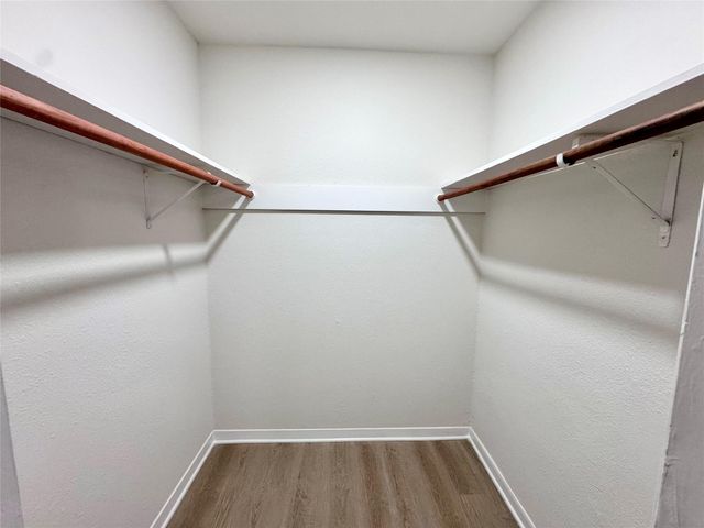 2301 N Thomspon Street, Conroe, TX 77303