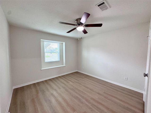 2301 N Thomspon Street, Conroe, TX 77303