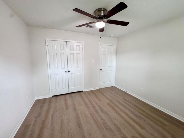 2301 N Thomspon Street, Conroe, TX 77303