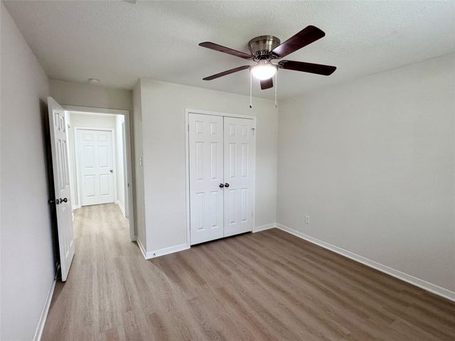 2301 N Thomspon Street, Conroe, TX 77303