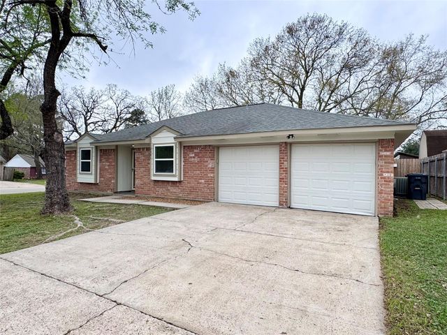 2301 N Thomspon Street, Conroe, TX 77303