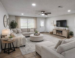 2301 N Thomspon Street, Conroe, TX 77303