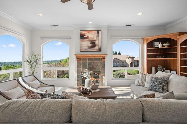 3287 Chasen Dr, Cameron Park, CA 95682