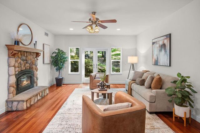 3287 Chasen Dr, Cameron Park, CA 95682