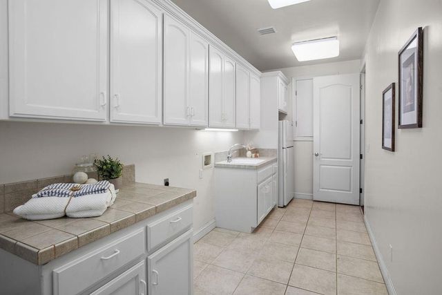 3287 Chasen Dr, Cameron Park, CA 95682