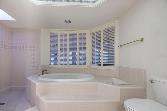 6804 NW 111TH LANE, Alachua, FL 32615