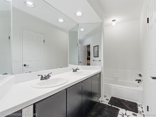 3655 Walnut, West Bloomfield Charter Township, MI 48324