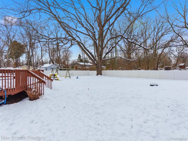 3655 Walnut, West Bloomfield Charter Township, MI 48324