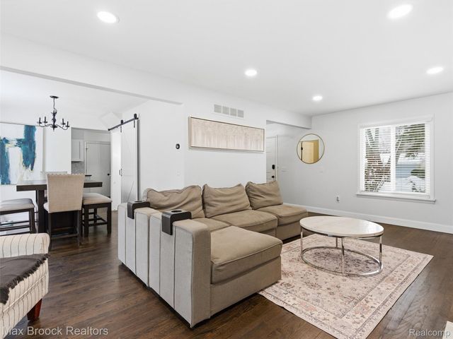 3655 Walnut, West Bloomfield Charter Township, MI 48324