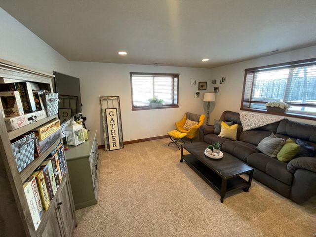 3907 13th Street S, Moorhead, MN 56560