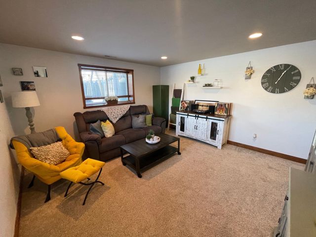 3907 13th Street S, Moorhead, MN 56560