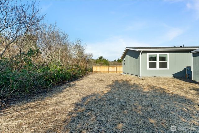 175 Wishkah Street SW, Ocean Shores, WA 98569