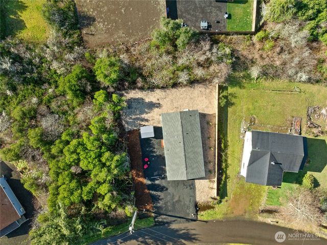 175 Wishkah Street SW, Ocean Shores, WA 98569