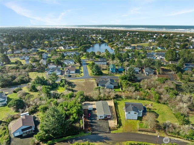 175 Wishkah Street SW, Ocean Shores, WA 98569