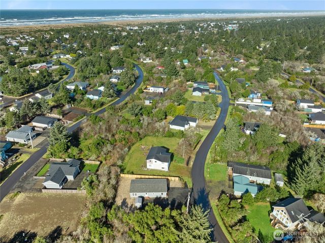175 Wishkah Street SW, Ocean Shores, WA 98569