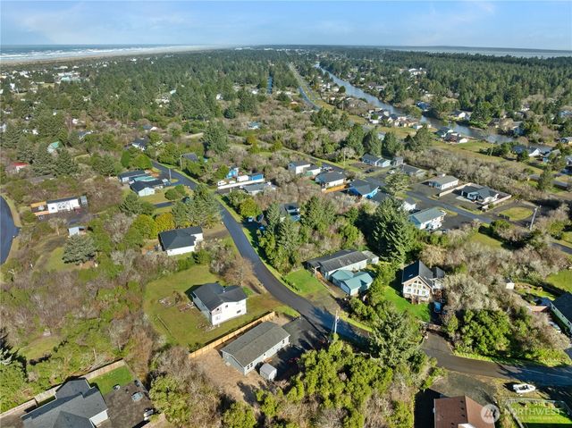 175 Wishkah Street SW, Ocean Shores, WA 98569