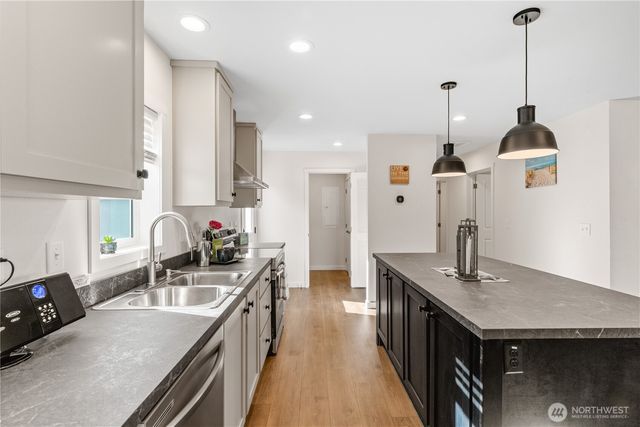 175 Wishkah Street SW, Ocean Shores, WA 98569