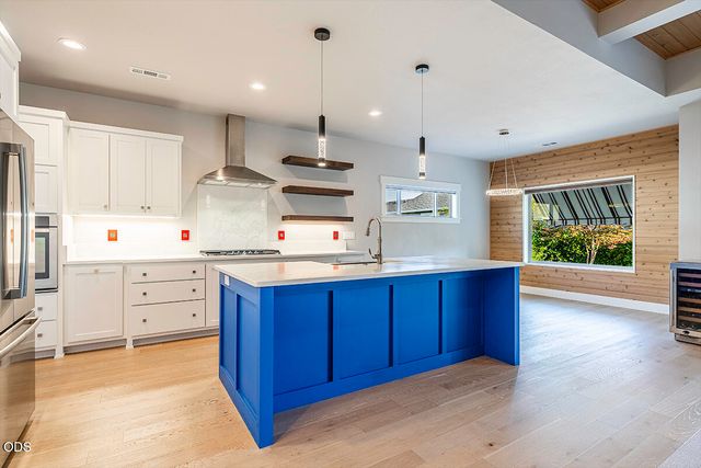342 Kansas Drive, Medford, OR 97504