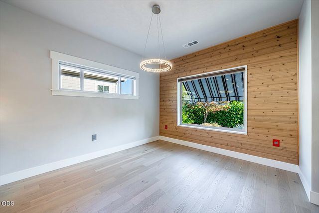 342 Kansas Drive, Medford, OR 97504