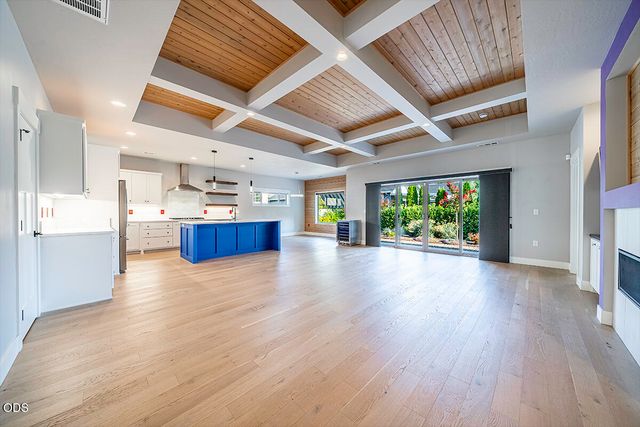 342 Kansas Drive, Medford, OR 97504