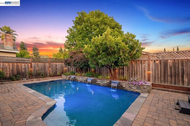 6252 Robin Ct, Pleasanton, CA 94588