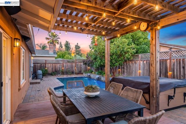 6252 Robin Ct, Pleasanton, CA 94588