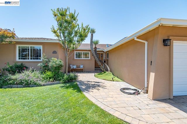 6252 Robin Ct, Pleasanton, CA 94588