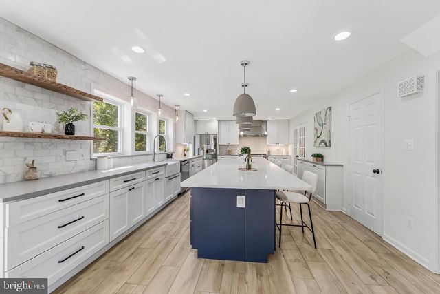 8320 SYLVAN WAY, Clifton, VA 20124
