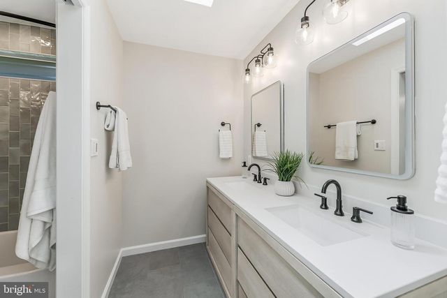 8320 SYLVAN WAY, Clifton, VA 20124