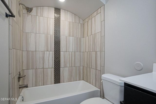 807 HC Gilbert Minjares Drive B, Socorro, TX 79927